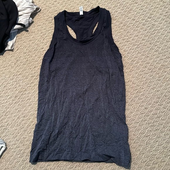 Athleta tank - Picture 1 of 3